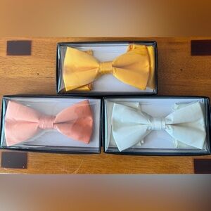 NWOT Elegant Bow Tie Set in Gold, Pink, and Cream